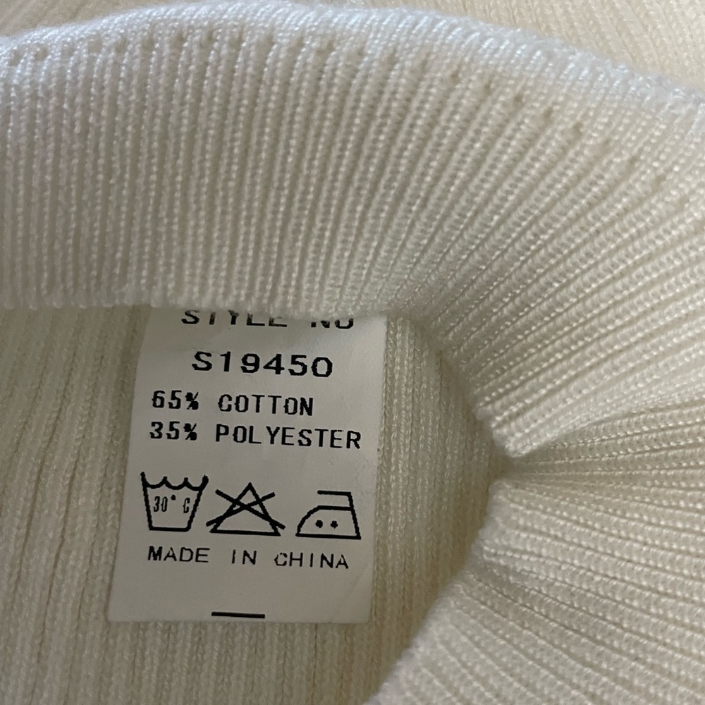 Ivory Raffle Sleeve Sweater
New - Picture 6 of 7